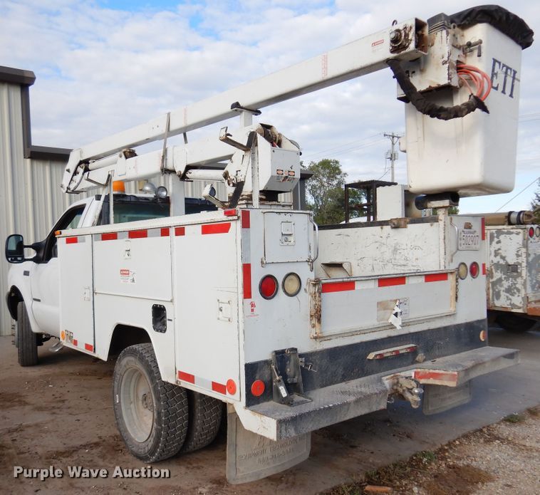 image for item JT9517 2002 Ford F450 Super Duty  bucket truck