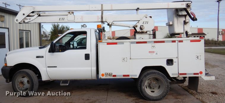 image for item JT9517 2002 Ford F450 Super Duty  bucket truck