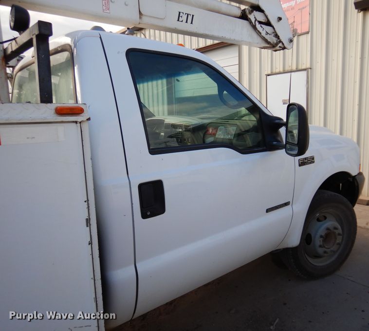 image for item JT9517 2002 Ford F450 Super Duty  bucket truck