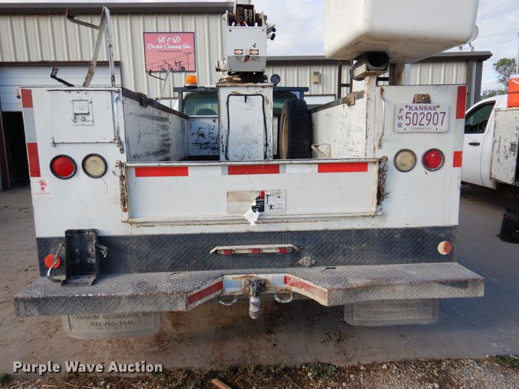 image for item JT9517 2002 Ford F450 Super Duty  bucket truck
