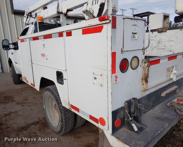 image for item JT9517 2002 Ford F450 Super Duty  bucket truck