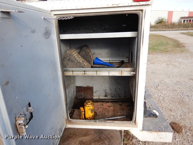 image for item JT9517 2002 Ford F450 Super Duty  bucket truck