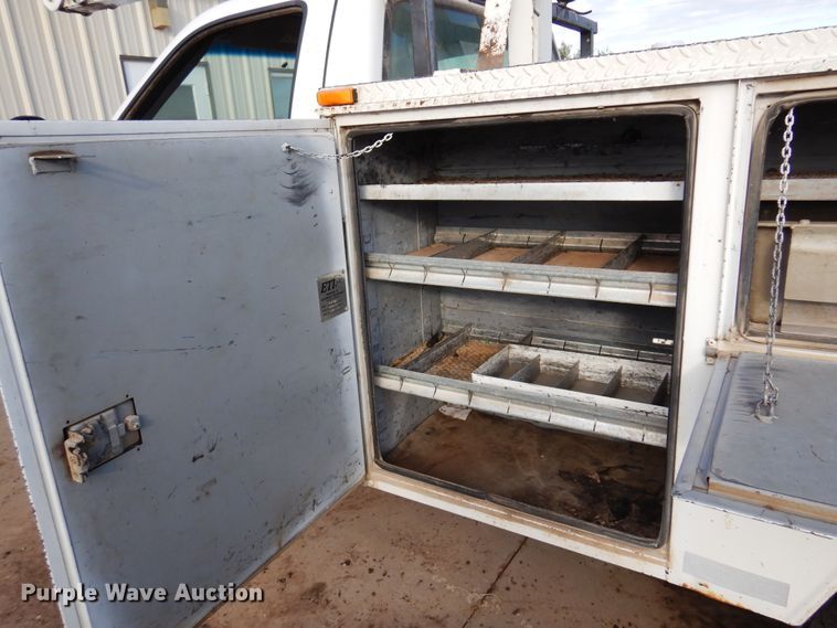 image for item JT9517 2002 Ford F450 Super Duty  bucket truck