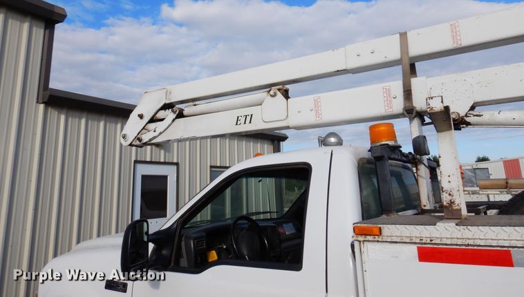 image for item JT9517 2002 Ford F450 Super Duty  bucket truck