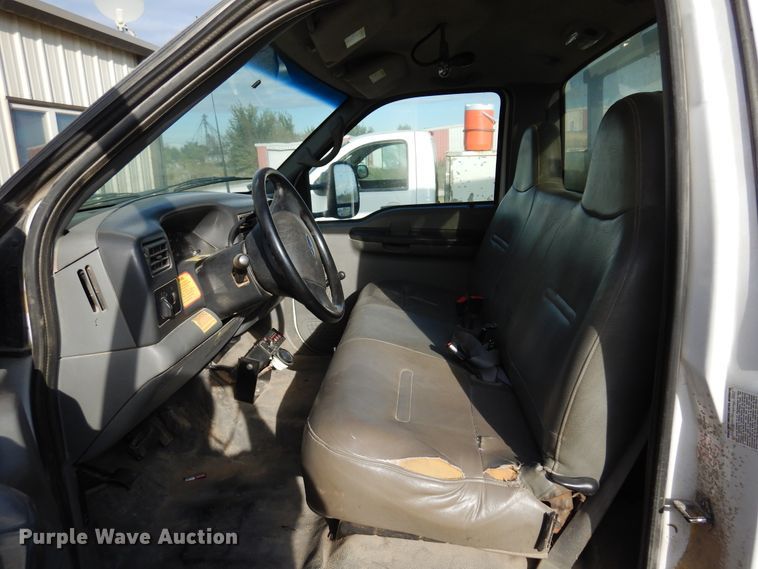 image for item JT9517 2002 Ford F450 Super Duty  bucket truck