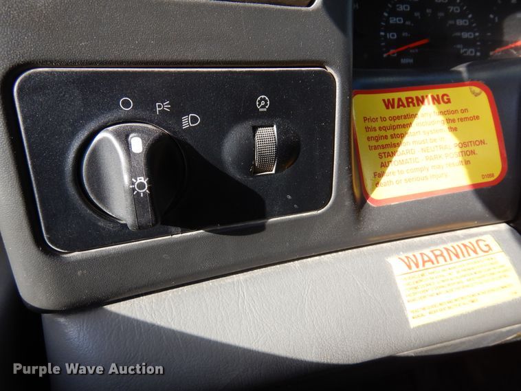 image for item JT9517 2002 Ford F450 Super Duty  bucket truck