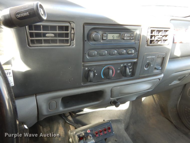 image for item JT9517 2002 Ford F450 Super Duty  bucket truck