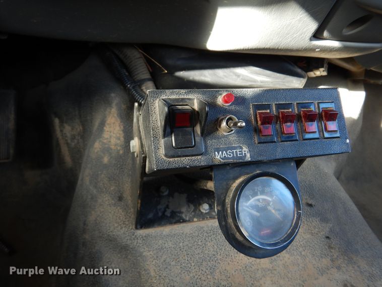 image for item JT9517 2002 Ford F450 Super Duty  bucket truck