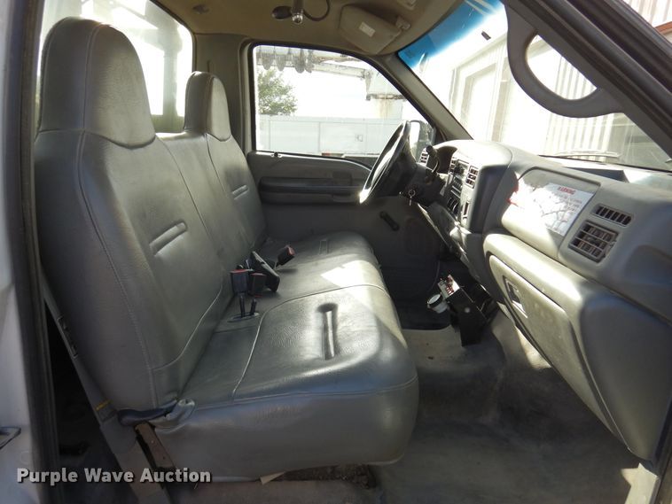 image for item JT9517 2002 Ford F450 Super Duty  bucket truck