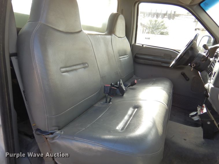 image for item JT9517 2002 Ford F450 Super Duty  bucket truck