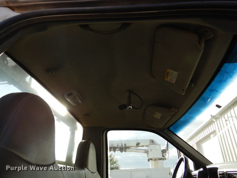 image for item JT9517 2002 Ford F450 Super Duty  bucket truck