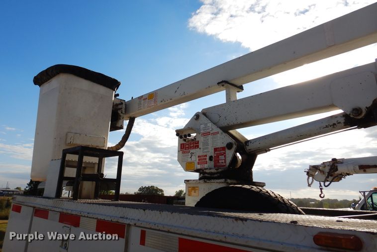 image for item JT9517 2002 Ford F450 Super Duty  bucket truck