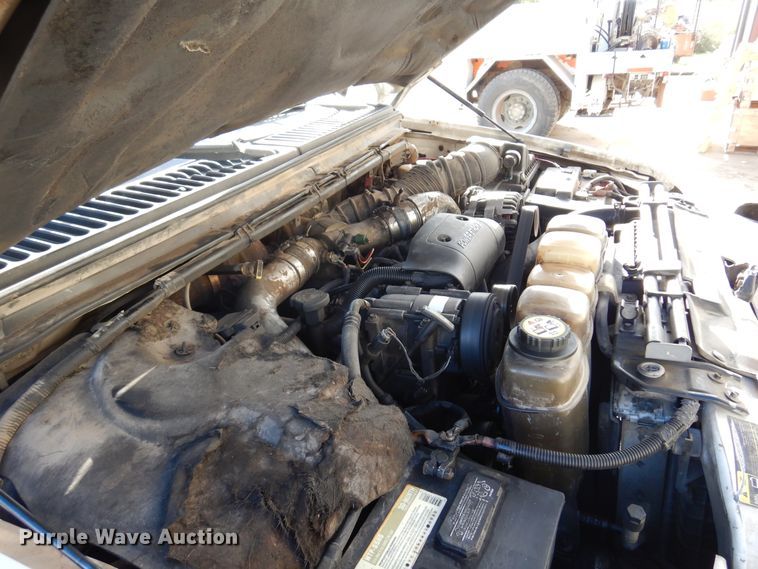 image for item JT9517 2002 Ford F450 Super Duty  bucket truck