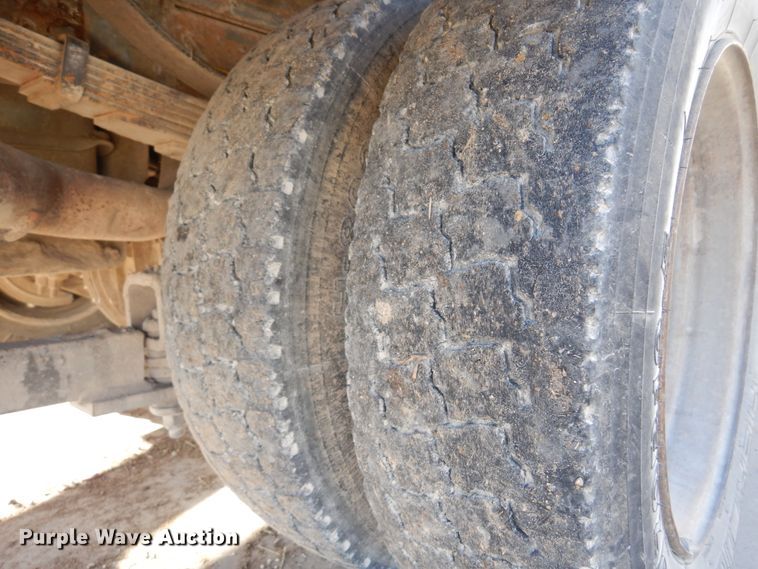 image for item JT9517 2002 Ford F450 Super Duty  bucket truck