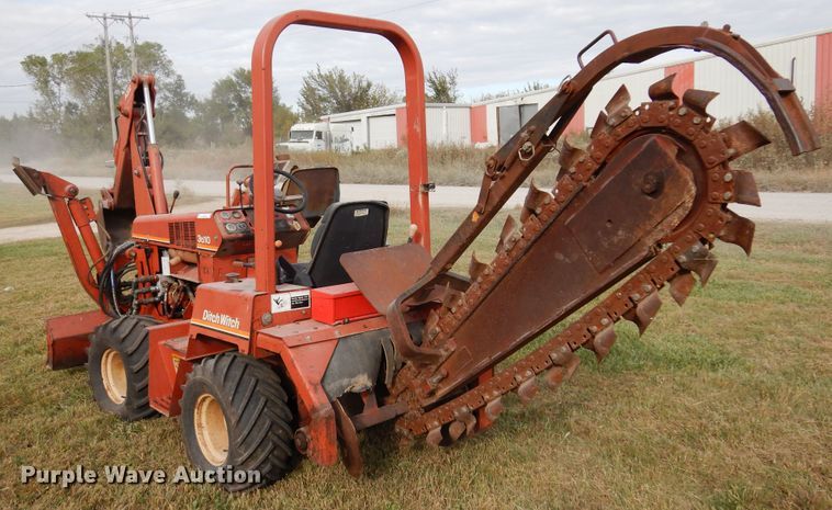 image for item JT9519 Ditch Witch 3610  trencher