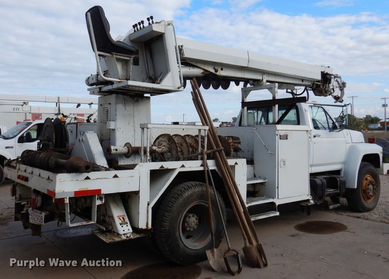image for item JT9521 1988 Ford F800  digger derrick truck