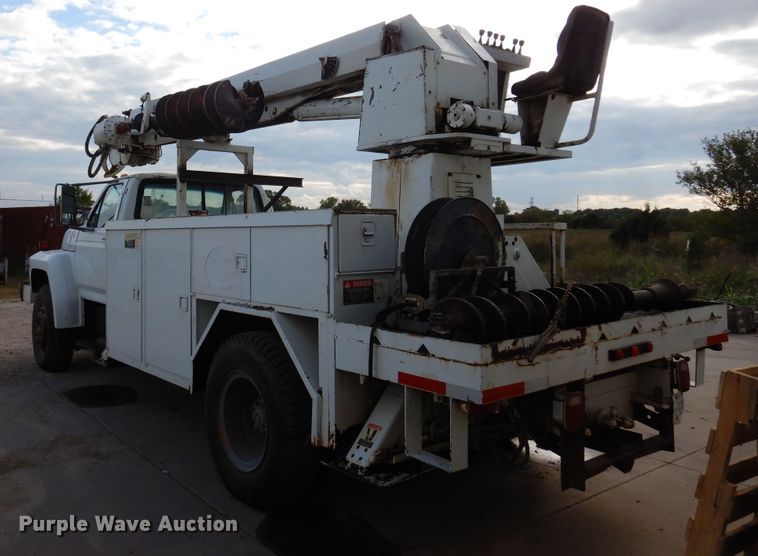 image for item JT9521 1988 Ford F800  digger derrick truck