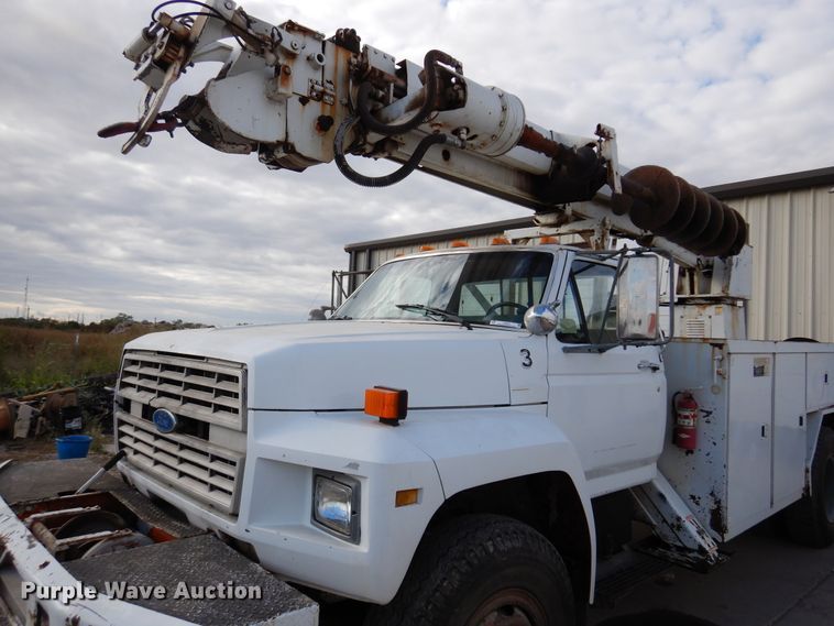 image for item JT9521 1988 Ford F800  digger derrick truck
