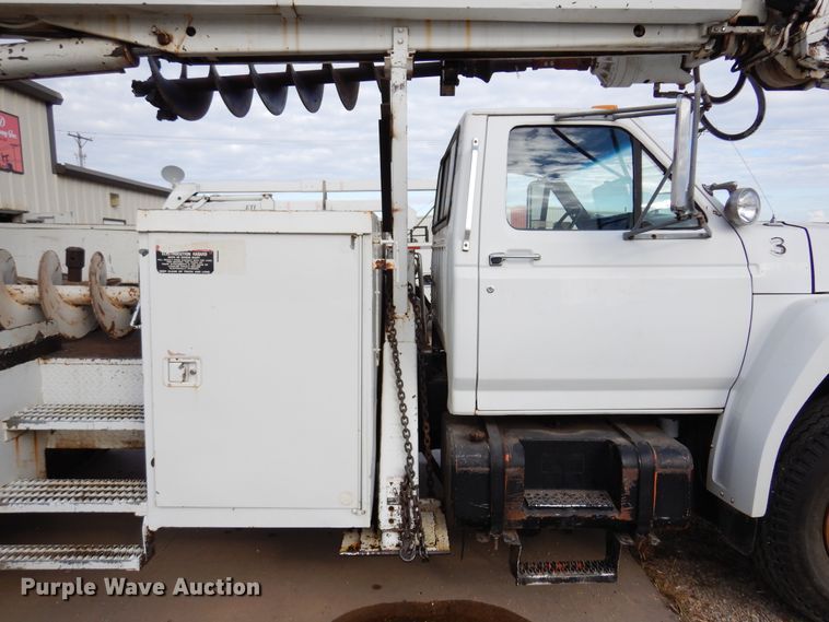 image for item JT9521 1988 Ford F800  digger derrick truck