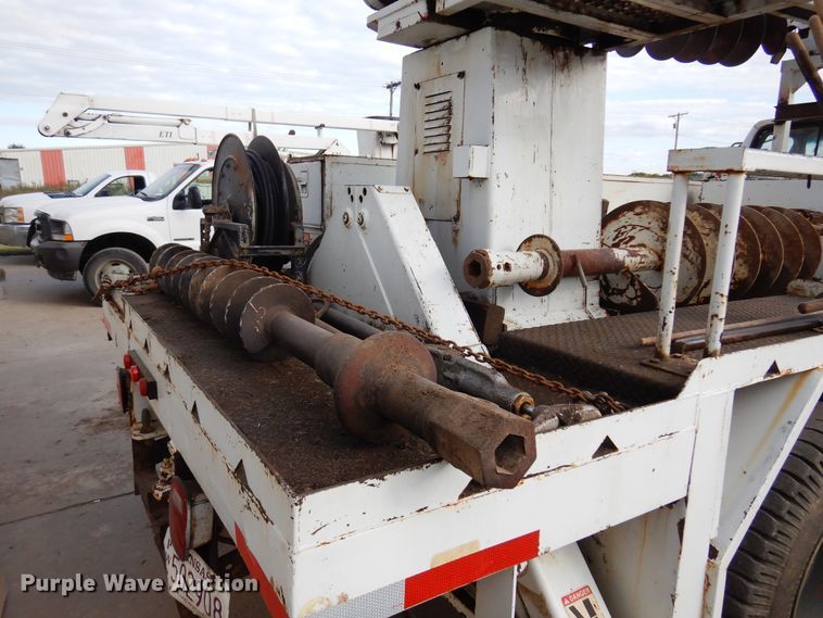 image for item JT9521 1988 Ford F800  digger derrick truck