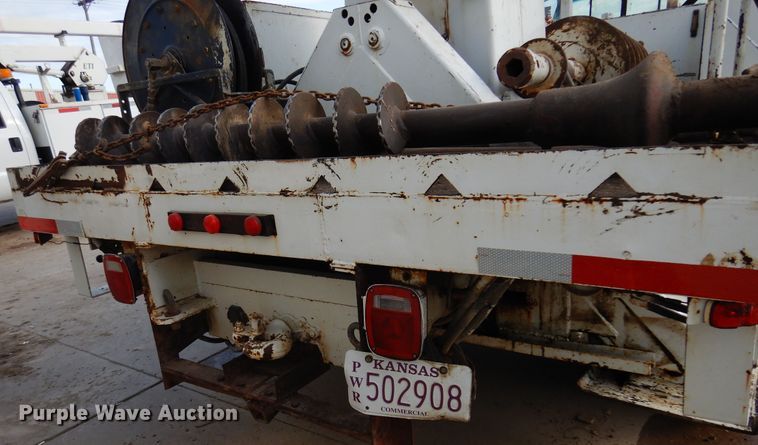 image for item JT9521 1988 Ford F800  digger derrick truck