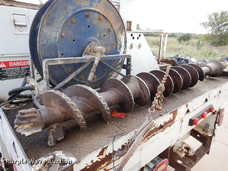 image for item JT9521 1988 Ford F800  digger derrick truck