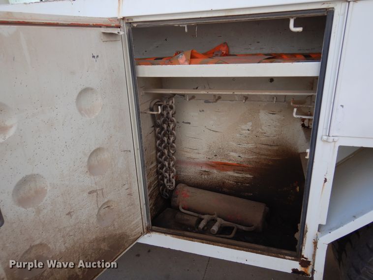 image for item JT9521 1988 Ford F800  digger derrick truck