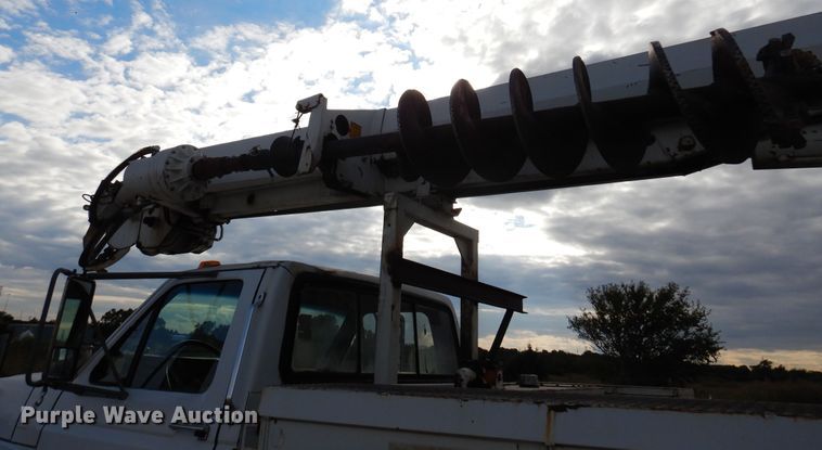 image for item JT9521 1988 Ford F800  digger derrick truck