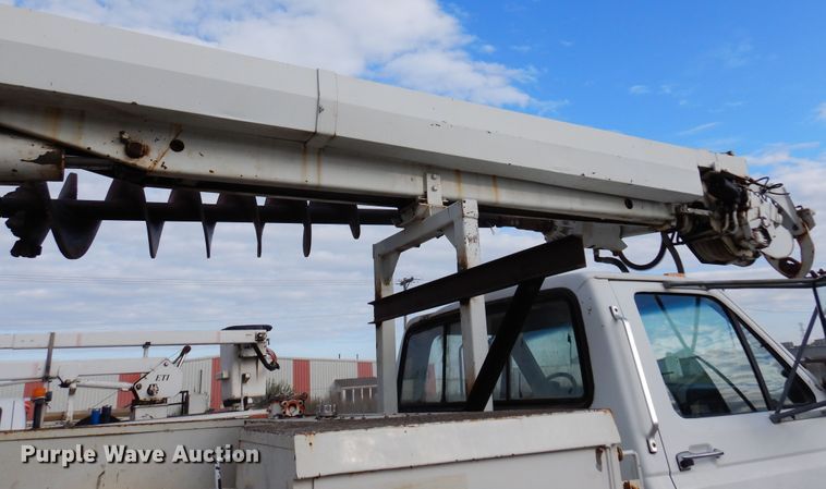 image for item JT9521 1988 Ford F800  digger derrick truck