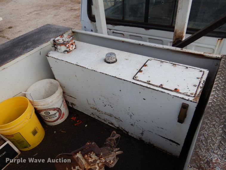 image for item JT9521 1988 Ford F800  digger derrick truck