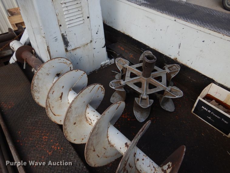 image for item JT9521 1988 Ford F800  digger derrick truck