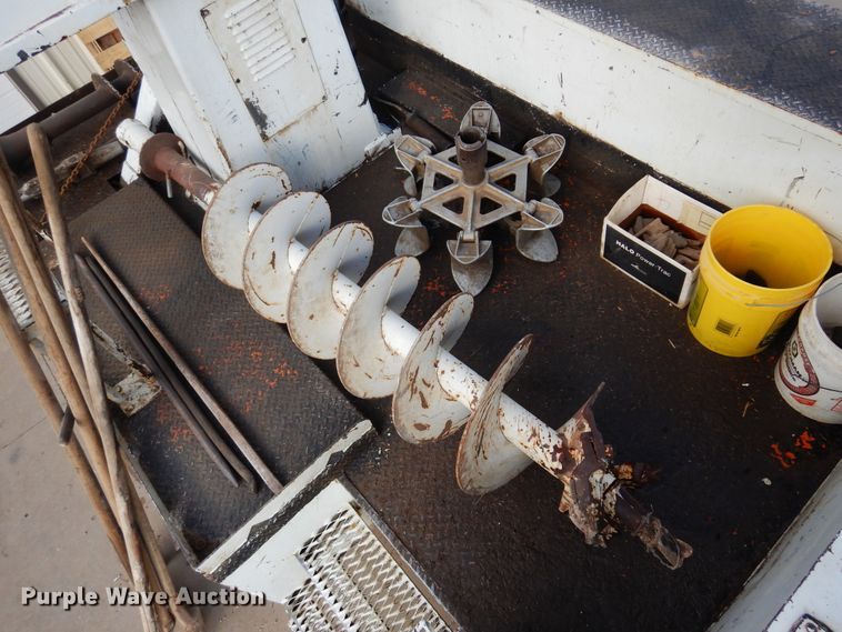 image for item JT9521 1988 Ford F800  digger derrick truck