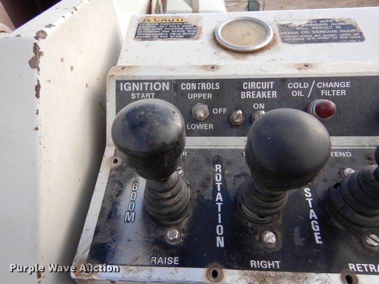 image for item JT9521 1988 Ford F800  digger derrick truck