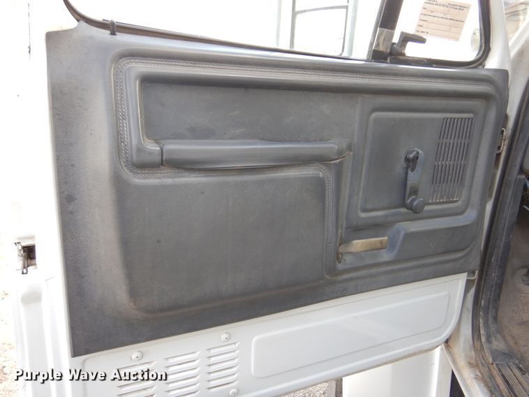 image for item JT9521 1988 Ford F800  digger derrick truck