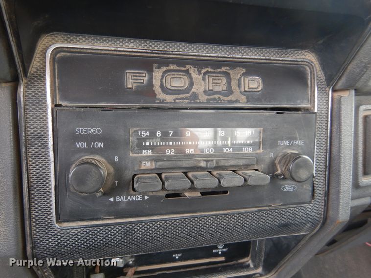 image for item JT9521 1988 Ford F800  digger derrick truck