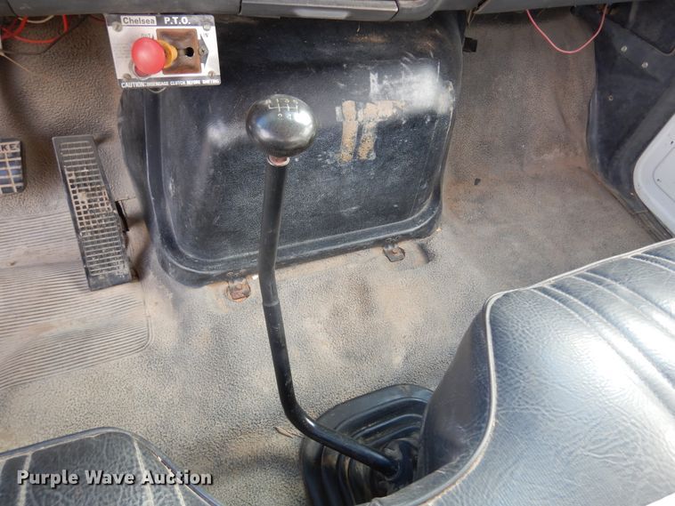 image for item JT9521 1988 Ford F800  digger derrick truck