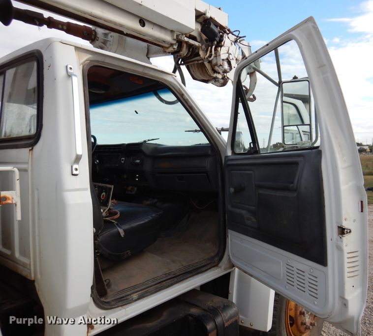 image for item JT9521 1988 Ford F800  digger derrick truck