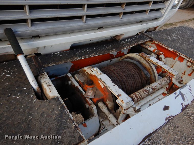 image for item JT9521 1988 Ford F800  digger derrick truck