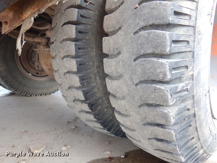 image for item JT9521 1988 Ford F800  digger derrick truck