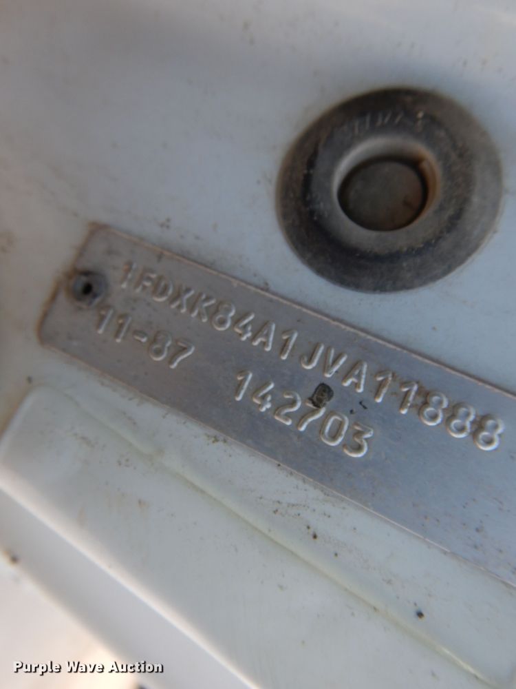 image for item JT9521 1988 Ford F800  digger derrick truck