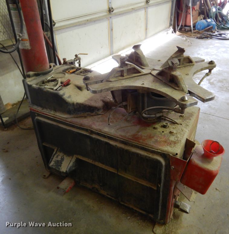 image for item JT9527 RHM Clamp 5060E tire machine