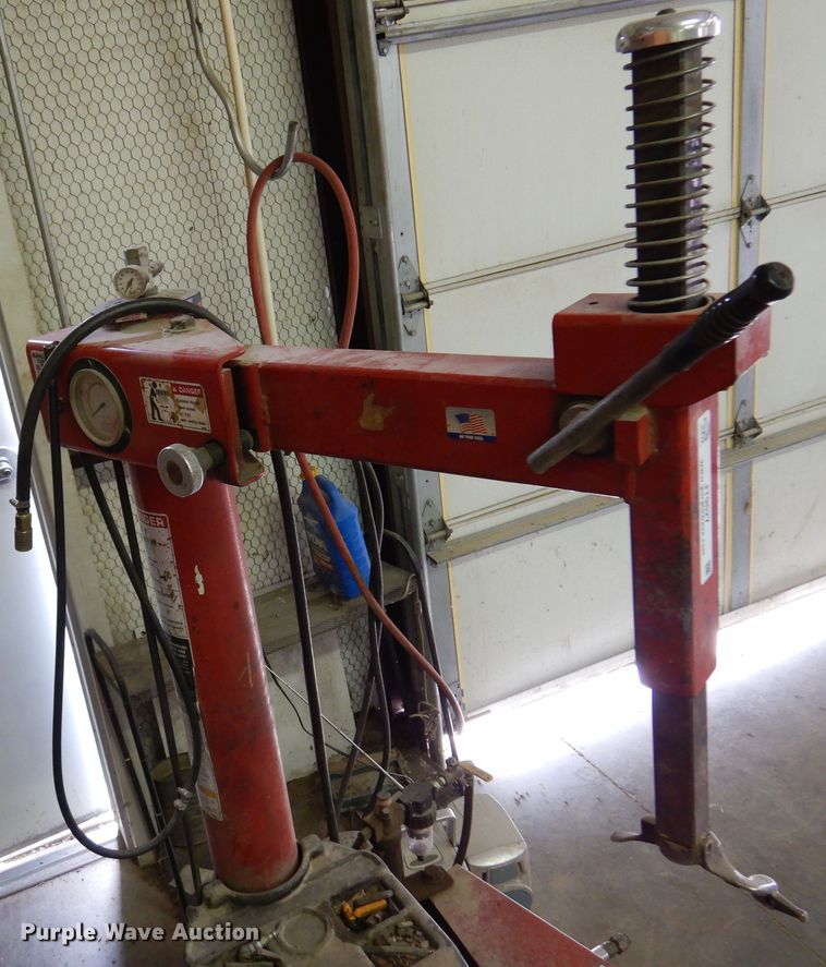 image for item JT9527 RHM Clamp 5060E tire machine