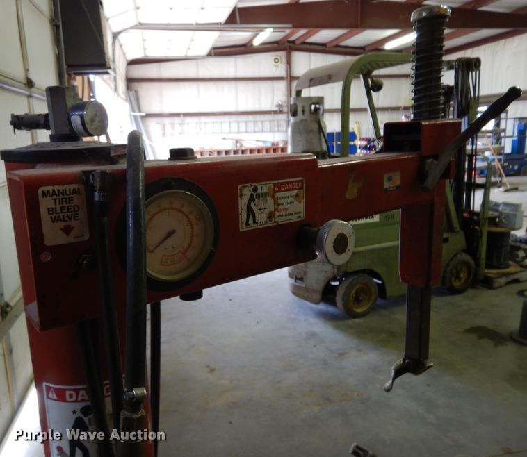 image for item JT9527 RHM Clamp 5060E tire machine