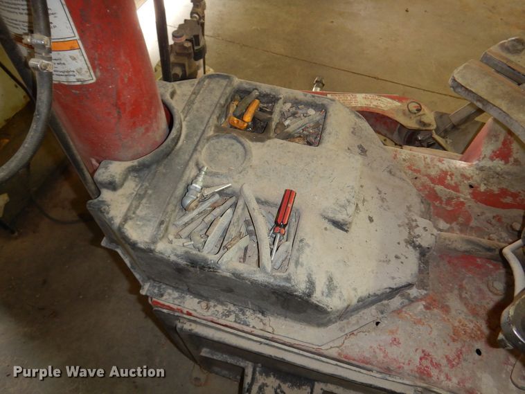 image for item JT9527 RHM Clamp 5060E tire machine