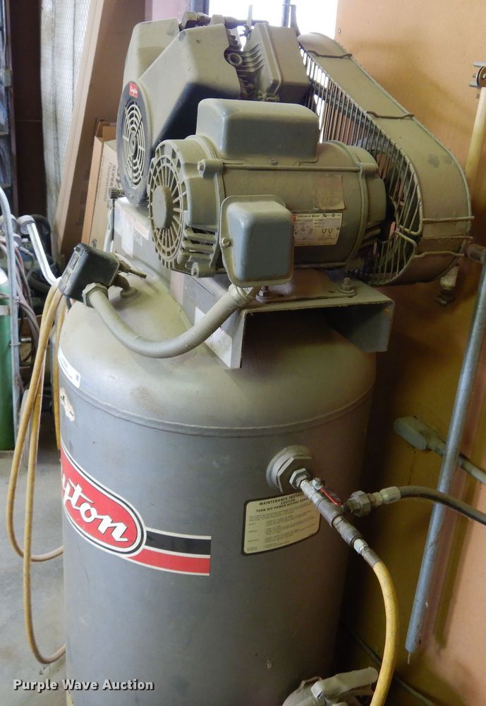 image for item JT9529 Dayton  air compressor