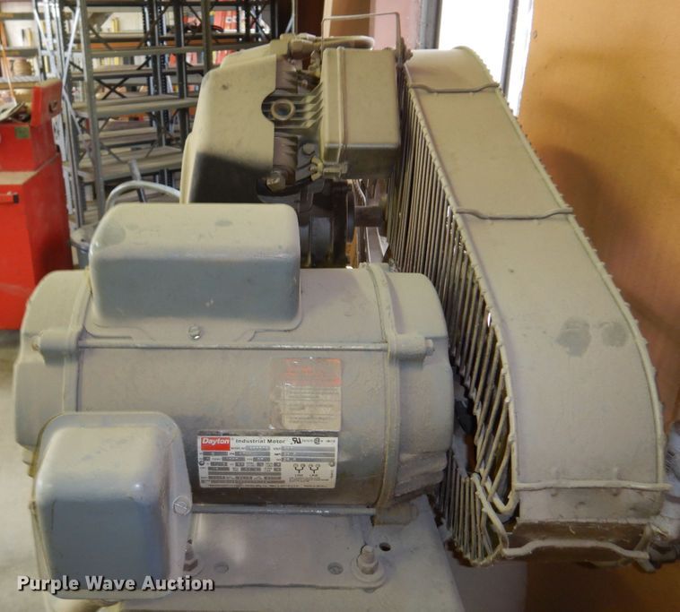image for item JT9529 Dayton  air compressor