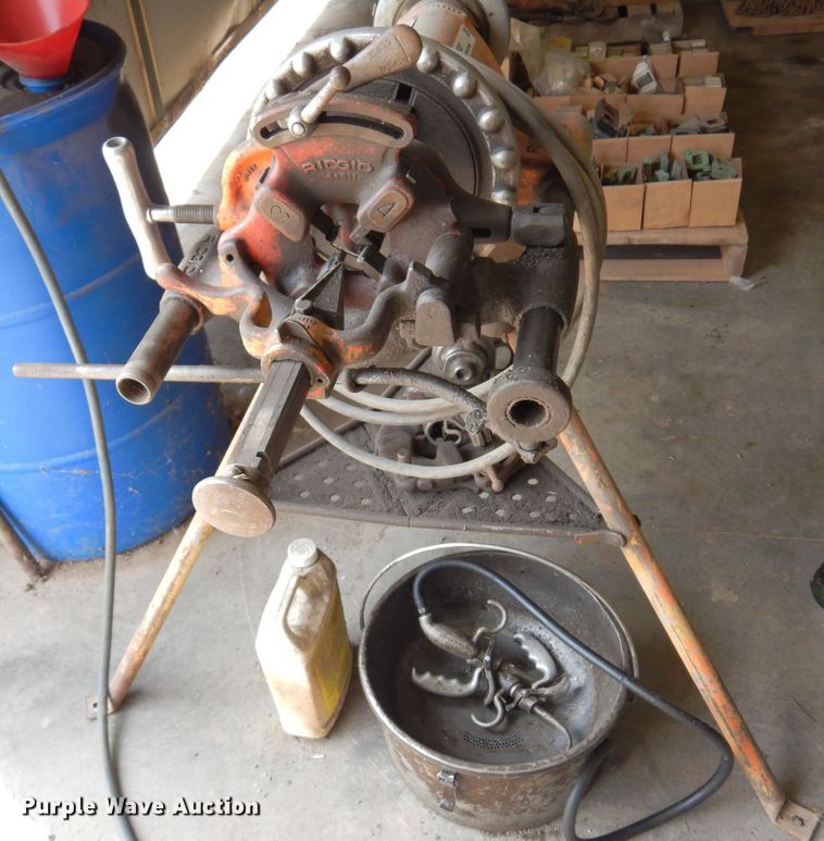 image for item JT9537 Rigid 300  threading machine