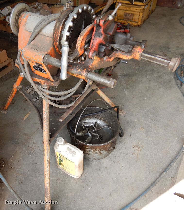 image for item JT9537 Rigid 300  threading machine