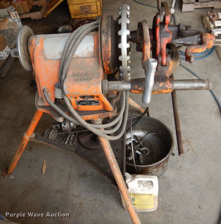 image for item JT9537 Rigid 300  threading machine