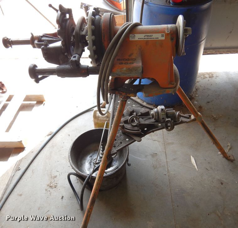 image for item JT9537 Rigid 300  threading machine